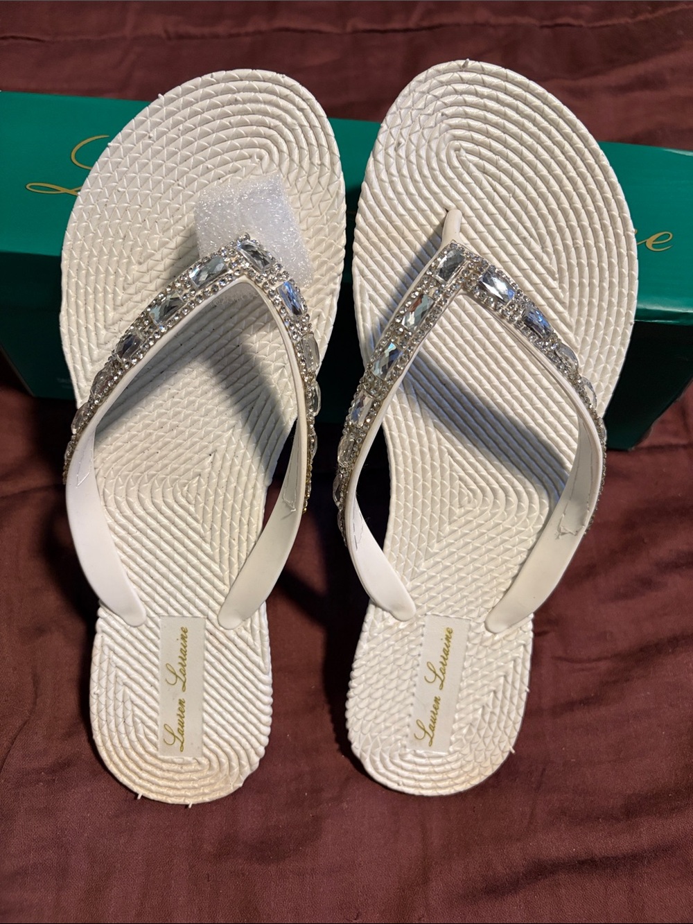 White Rubber Flip Flops by Loren Lorraine Brand. NWT! - Picture 3 of 9